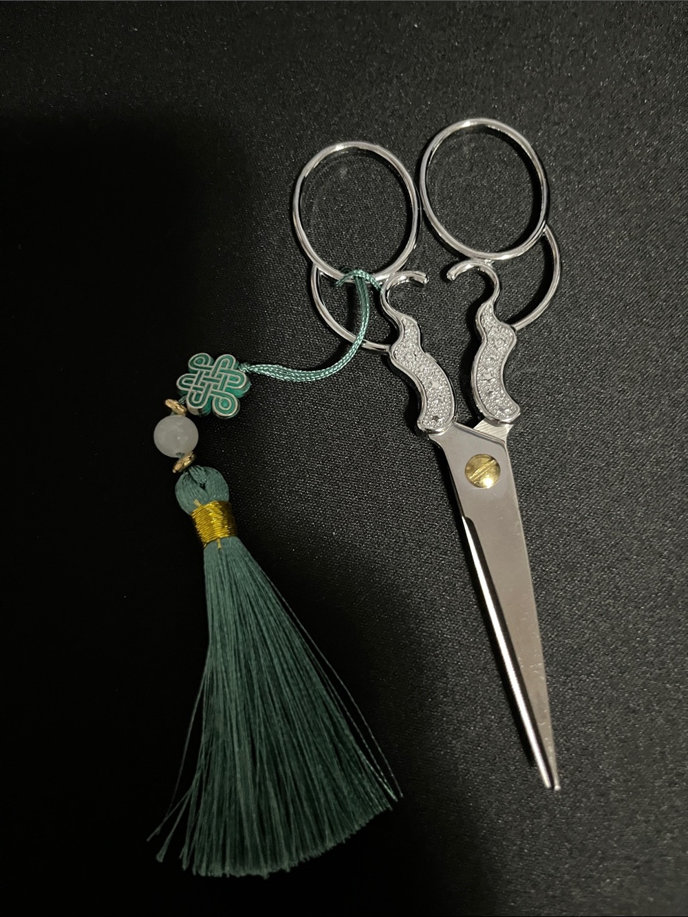 New Embroidery Scissors with Green Tassel Charm Metal Retro Craft supplies